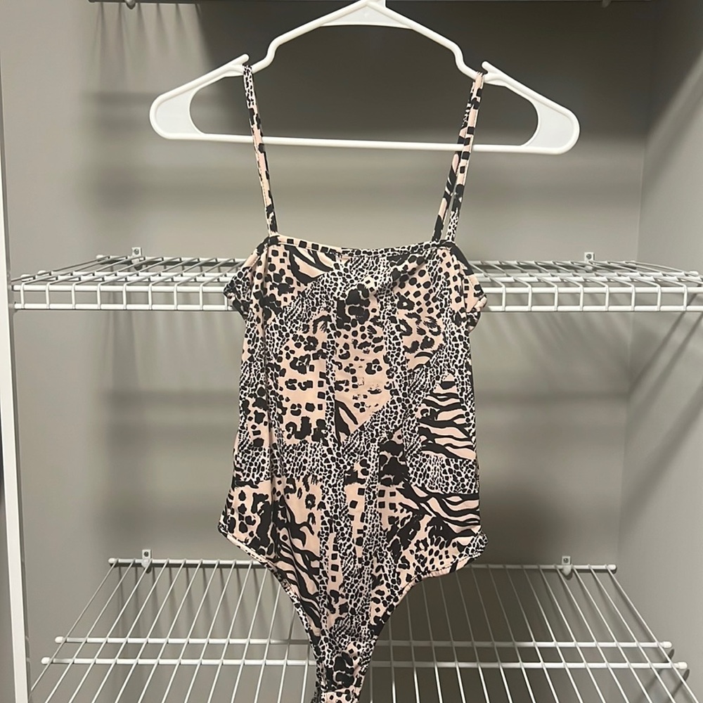 NWT * Nast Gal Cheetah Print Bodysuit Size 4